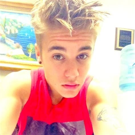 Justin Bieber Instagrams Yet Another Shirtless Selfie—can You Tell What Mood Hes In E News