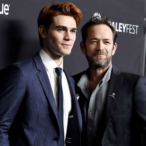 shannen doherty other 90210 and riverdale stars react to death of luke perry devastated
