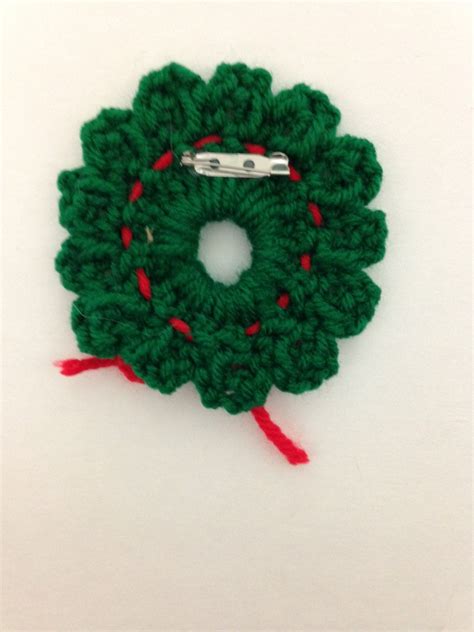 crochet christmas wreath pins set of 4 option for magnets or etsy