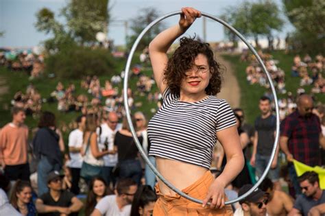 Hula Hoop Fitness The Benefits Of Hula Hooping And How To Use Your
