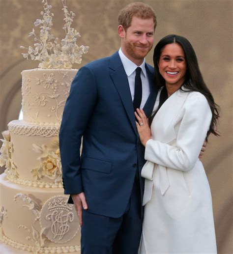Meghan and harry went to lunch at royal lodge with other members of the royal family the first time she met queen elizabeth, where she learned how to curtsy outside of the house minutes before. Hochzeit Meghan And Harry : Prince Harry And Meghan Markle ...