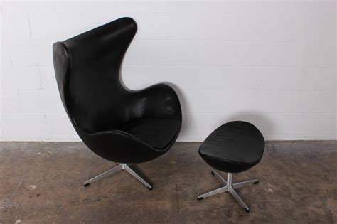 Egg Chair And Ottoman By Arne Jacobsen In Original Leather At 1stdibs