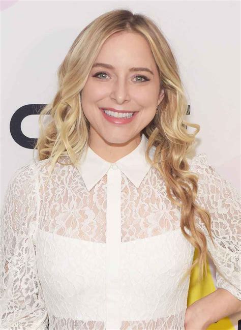 Jenny Mollen Takes Gold Bond Sleep Naked Challenge Details Us Weekly