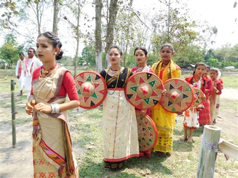 Stress laid on preserving Bihu tradition at Rongali Bihu Utsav-2019 by ...