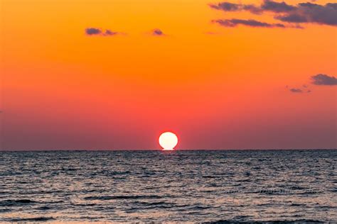 日本海に沈むだるま夕日（だるま太陽）が見られる場所 | 佐渡島撮影レポ
