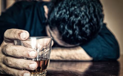 Daños Que No Sabías Que Te Provoca Beber Alcohol Bekia Salud