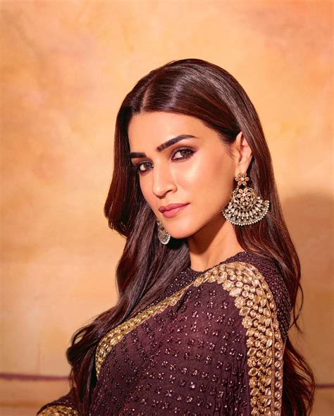 Kriti Sanon Admirers On Twitter I Would Never Fall In Love Again Until I Found Her 🤎