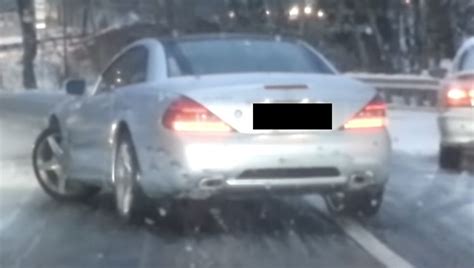 Kierowca Mercedesa Nie Zmieni Gum Na Zimowe Auto Poleg O Nawet Na