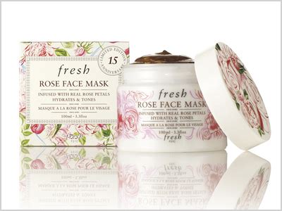 This fresh rose face mask contains aloe vera which helps to soothe inflamation. Fresh launches limited edition Rose Face Mask