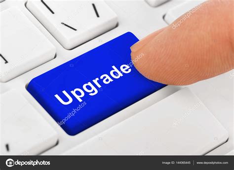 Computer notebook keyboard with Upgrade key — Stock Photo © Violin #144065445