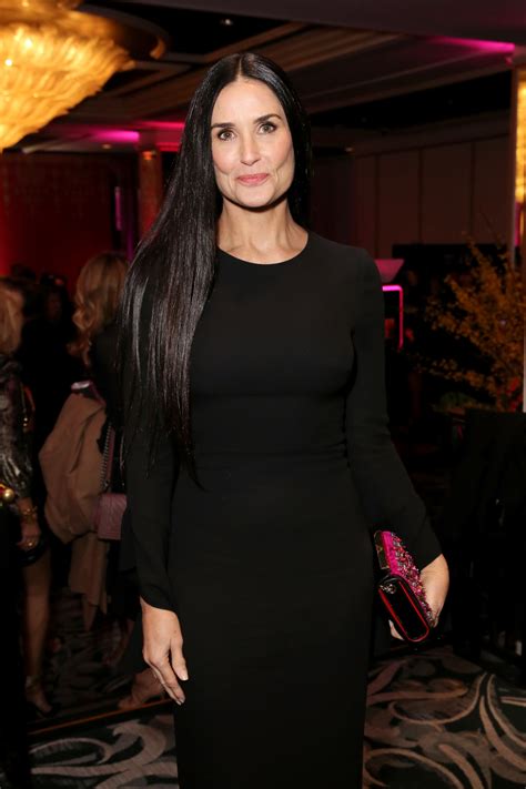 Oct 20, 2019 · according to the daily mail, demi moore had one wild night partying at lenny kravitz's house back in 2012. Demi Moore új könyvében kiteregeti a szennyest | Híradó