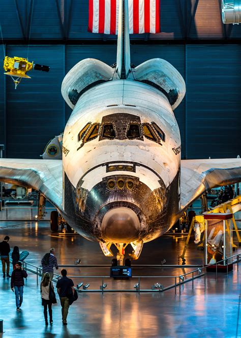 Retired Orbiter Space Shuttle Discovery On Display In Virg Flickr