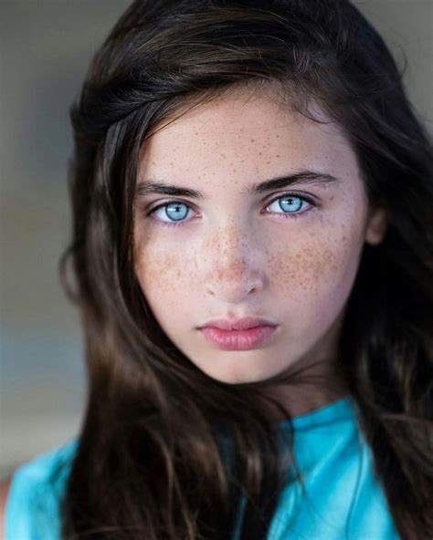 Women With Freckles Girl With Brown Hair Dark Brown Hair Beautiful Freckles Most Beautiful