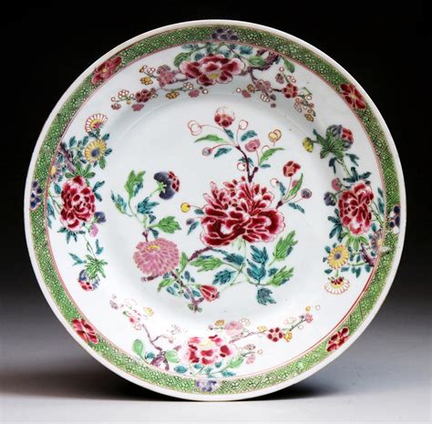 Antique Famille Rose Plate Yongzhengqianlong 18th Century Chinese
