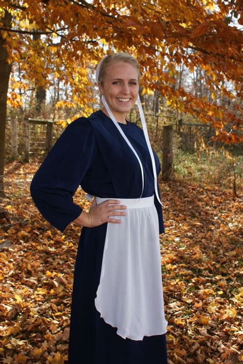 Her The Amish Clothesline Amish Women Amish Clothesline Amish