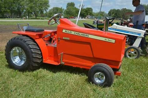 One Cool Allis Chalmers Garden Tractor Garden Tractor Pulling