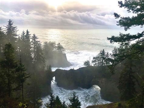 Finally made the trip down to Natural Bridges in Brookings Oregon [OC