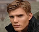 Chris Zylka Biography - Facts, Childhood, Family Life & Achievements