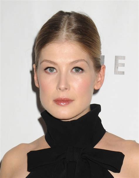 Rosamund Pike Gone Girl Premiere In New York City Celebmafia