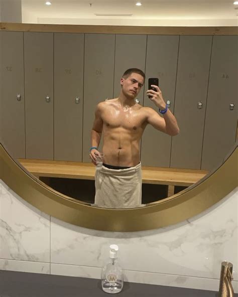 Dylan Sprouse Got Totally Ripped See The Pics