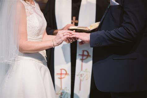Https://tommynaija.com/wedding/europeans Wearing Wedding Ring On Right Hand