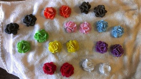 Flowers Made Out Of Felt Cloth And Glitter Spray Glitter Spray Making