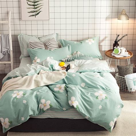 Simple Style Bedding Set White Flowers Print Cotton Fabric 4pcs Queen
