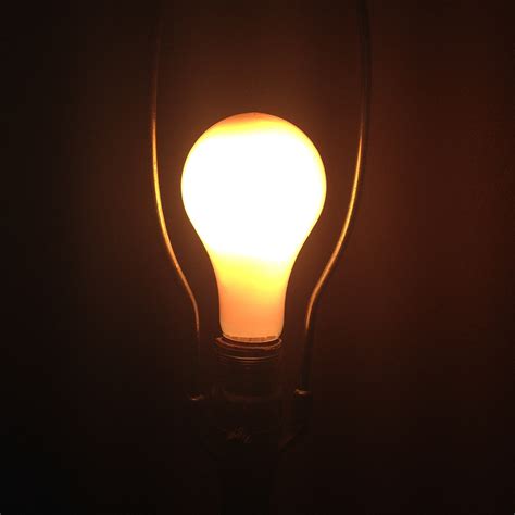 무료 이미지 반사 광택 불꽃 불타는 듯한 빛깔 어둠 가로등 램프 전기 노랑 조명 원 에너지 힘