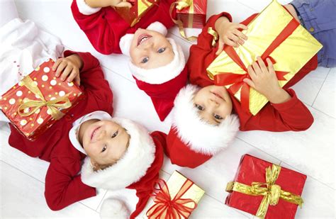 Weihnachtsquiz lustig gibt es für viele gelegenheiten, aber natürlich sind vor allem kinder davon mehr als begeistert. Weihnachtsquiz Kinder Lustig - Das Weihnachtsquiz Geschenkidee De - Mit diesen 15 unterhaltsamen ...