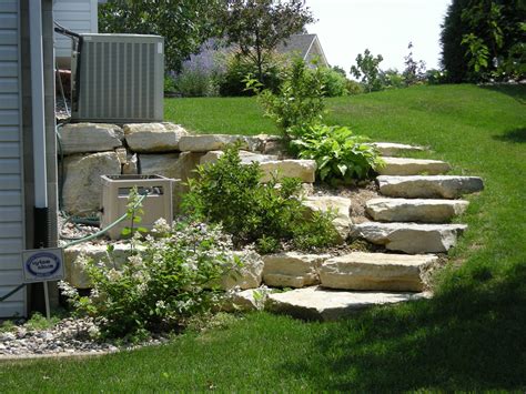 Gorgeous Natural Landscape Ideas For Your House If The Land Behind