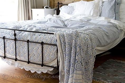 How To Mix Modern And Vintage Decor Vintage Crochet Bedspread Love