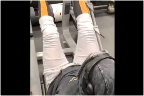 Gym Workout Viral Video Man’s Workout Turns Weird When People Notice This Twitter Says Yeh Kya
