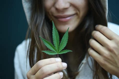what happens to your body when you smoke weed says science