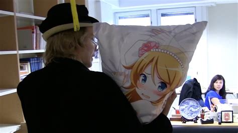 Weeaboo Wants To Get Married With His Body Pillow Legalize 2d Anime