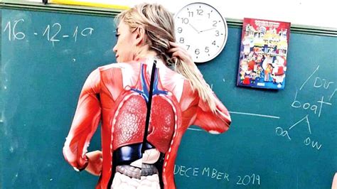 Teacher Wears Internal Organs Bodysuit To Teach Students Anatomy
