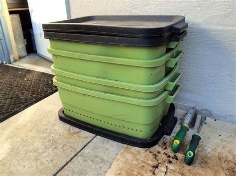 10 Ways To Build Own Diy Worm Farm Diy Worm Compost Bin