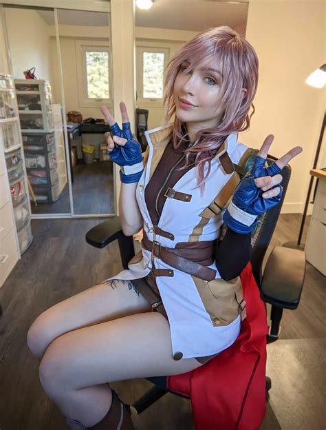 Cosplay Out Of Character Lightning Pose By Luxlo Rfinalfantasy