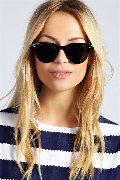 How To Find The Perfect Sunglasses For Your Face Shape