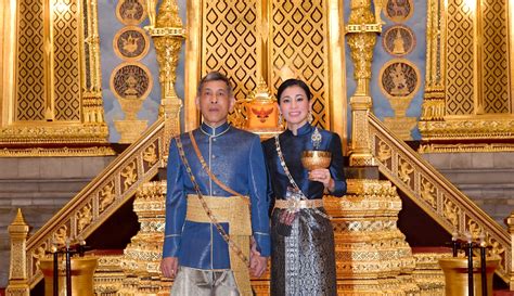 King Of Thailand Releases New Year Card Royal Central