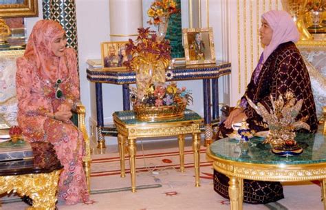 Brunei Resources Photographs Of Her Majesty Raja Isteri 4