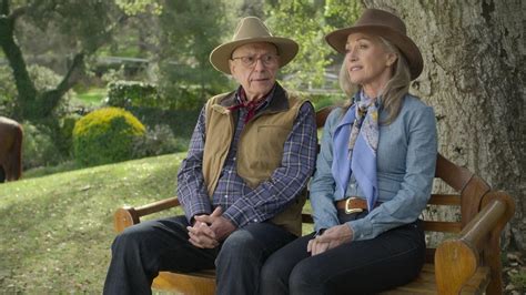 The series stars michael douglas, alan arkin, sarah baker, and nancy travis and follows an aging acting coach who, years earlier. The Kominsky Method (S02E02): Chapter 10. An Old Flame, an ...