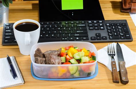 Bringing Lunch To Work Can Save You Money - Simplemost