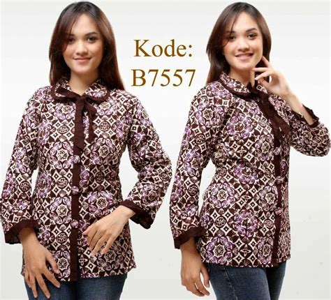 Fashion market indonesia ternyata didominasi oleh produk atasan yang beragam. 12 Model Baju Batik Kantor Wanita Modern, Terbaik! | 1000+ Model Baju Batik Kantor
