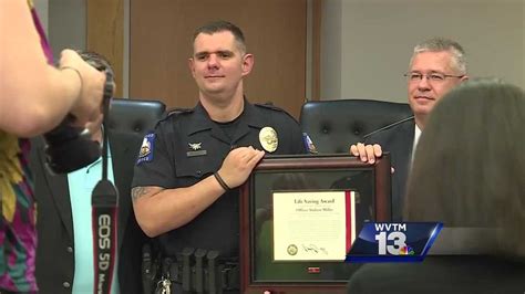 oxford police officer receives life saving award