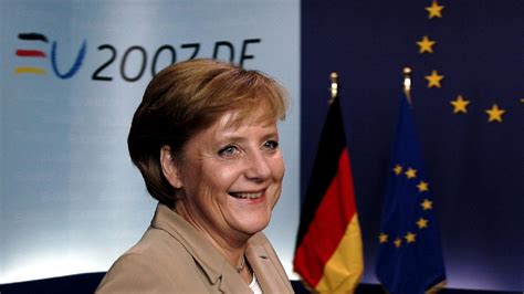 Ehrung Merkel erhält Karlspreis