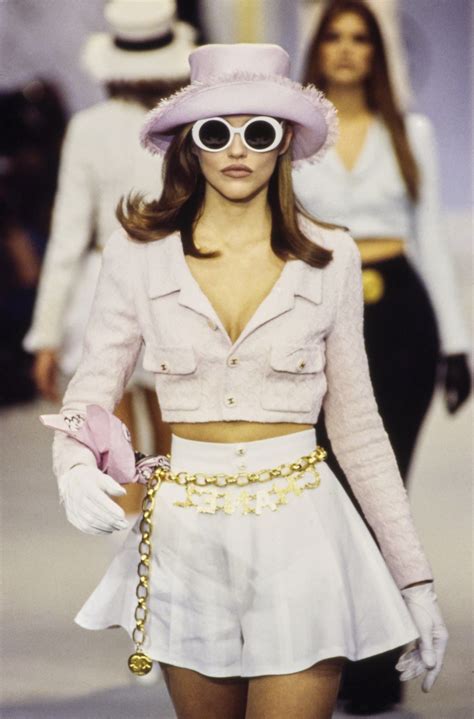 Chanel Spring 1993 Ready To Wear Fashion Show Vogue In 2020 Runway