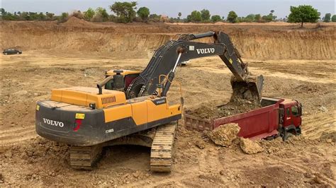 Volvo Ec480dl Excavator Digging Soils Loading Truck Youtube