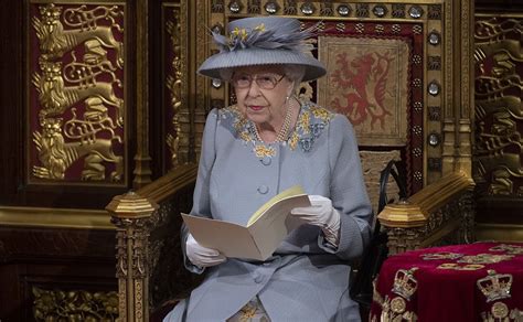 Reina Isabel Ii Realiza La Apertura Del Parlamento Británico Por 67ª