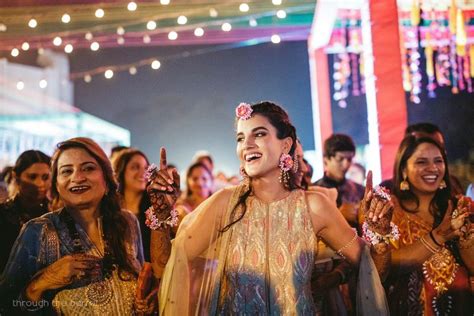 An Elegant And Fun Delhi Wedding With A Bride In Stunning Pastels Wedmegood Wedding Photography