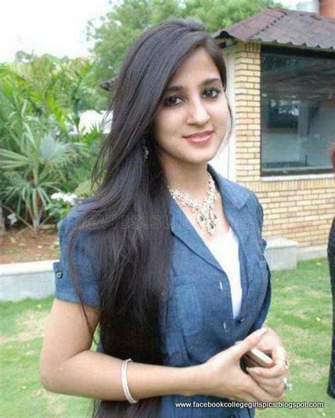 Indian Pakistani Facebook Beautiful College Woman Images